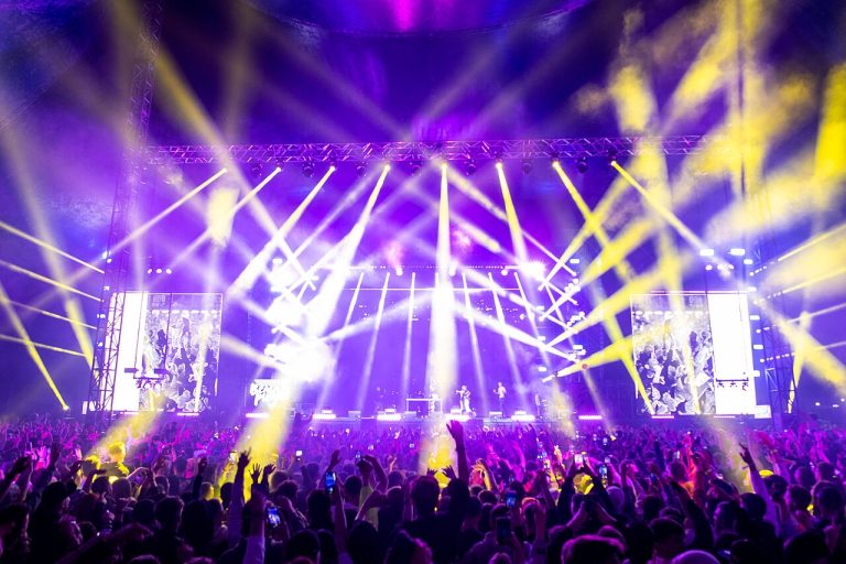 MBO Intro 2026: met o.a Effe Serieus — muziek in Bergen op Zoom